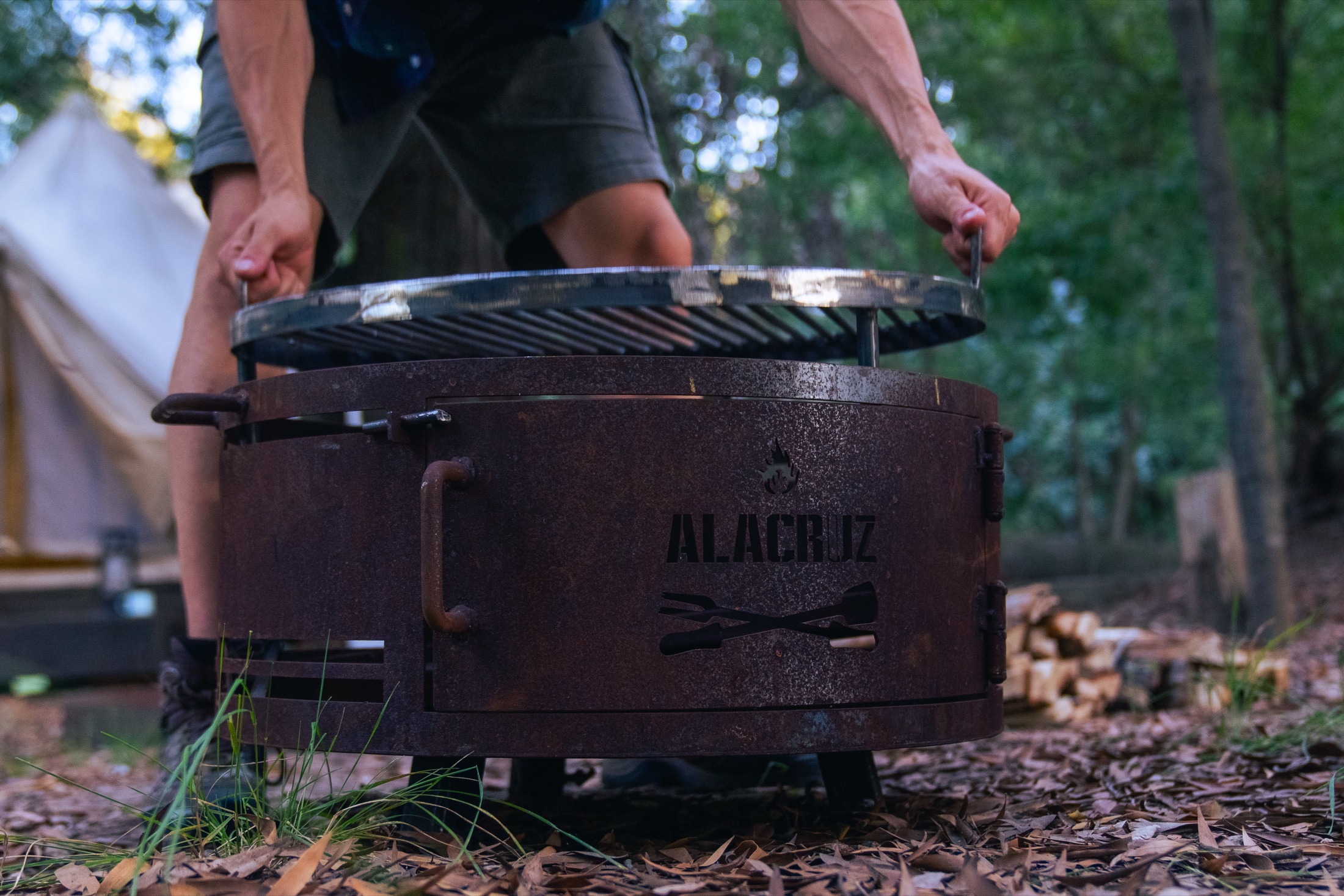 A La Cruz open fire grill in the wild